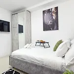 Apartment With Sea View And Balcony Facing West By Sea N\' Rent