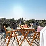 Apartment With Sea View And Balcony Facing West By Sea N\' Rent