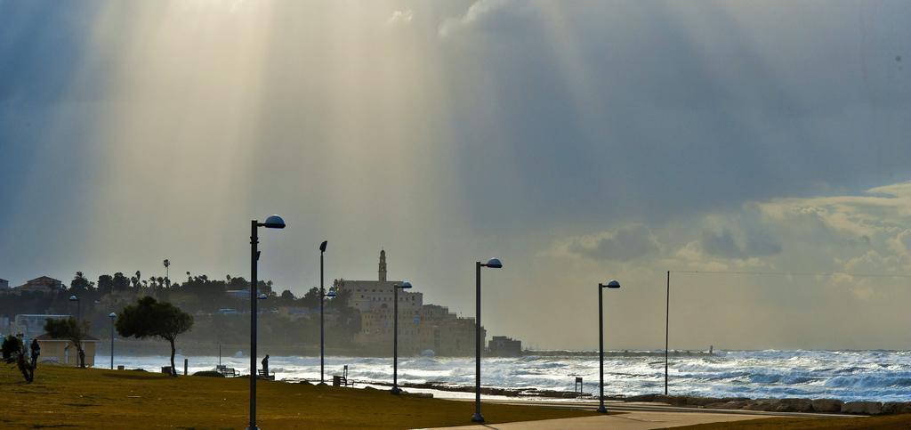 With Sea View And Balcony Facing West By Sea N' Rent Apartment