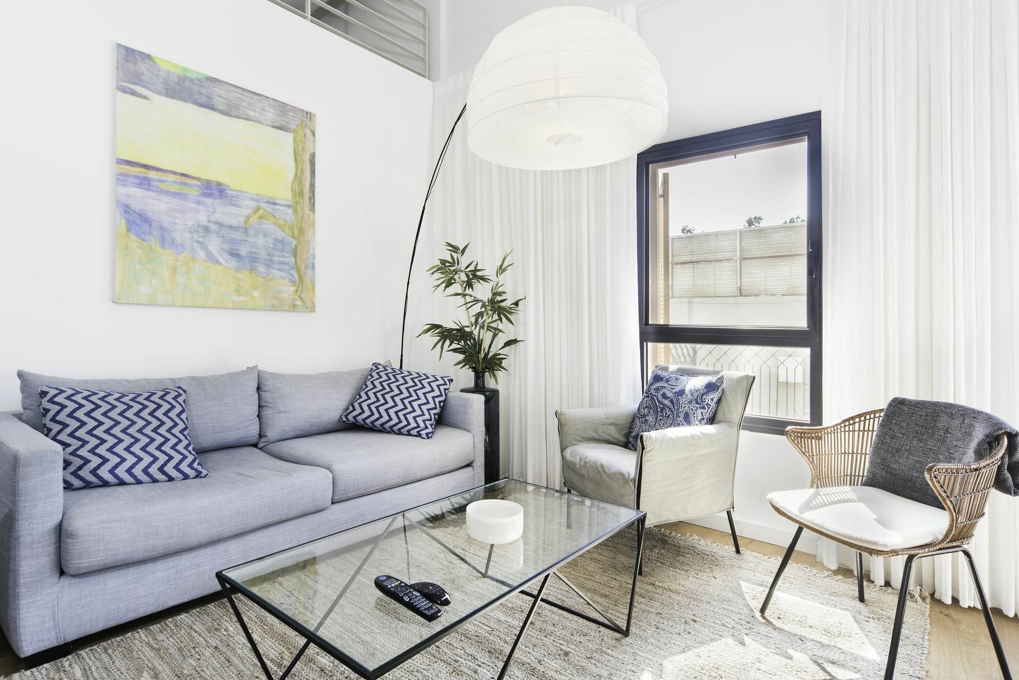 With Sea View And Balcony Facing West By Sea N' Rent Căn hộ Tel Aviv