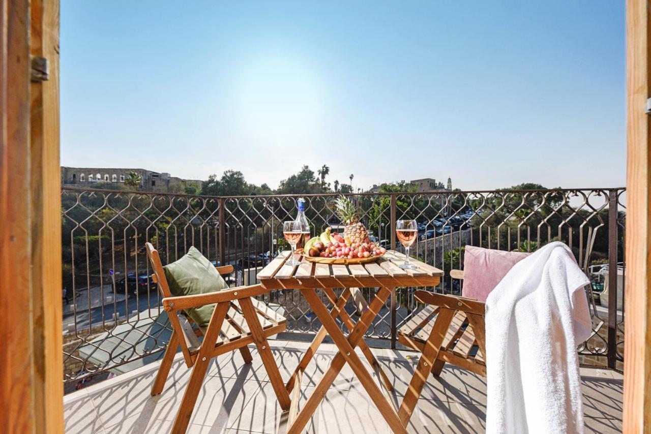 Căn hộ With Sea View And Balcony Facing West By Sea N' Rent