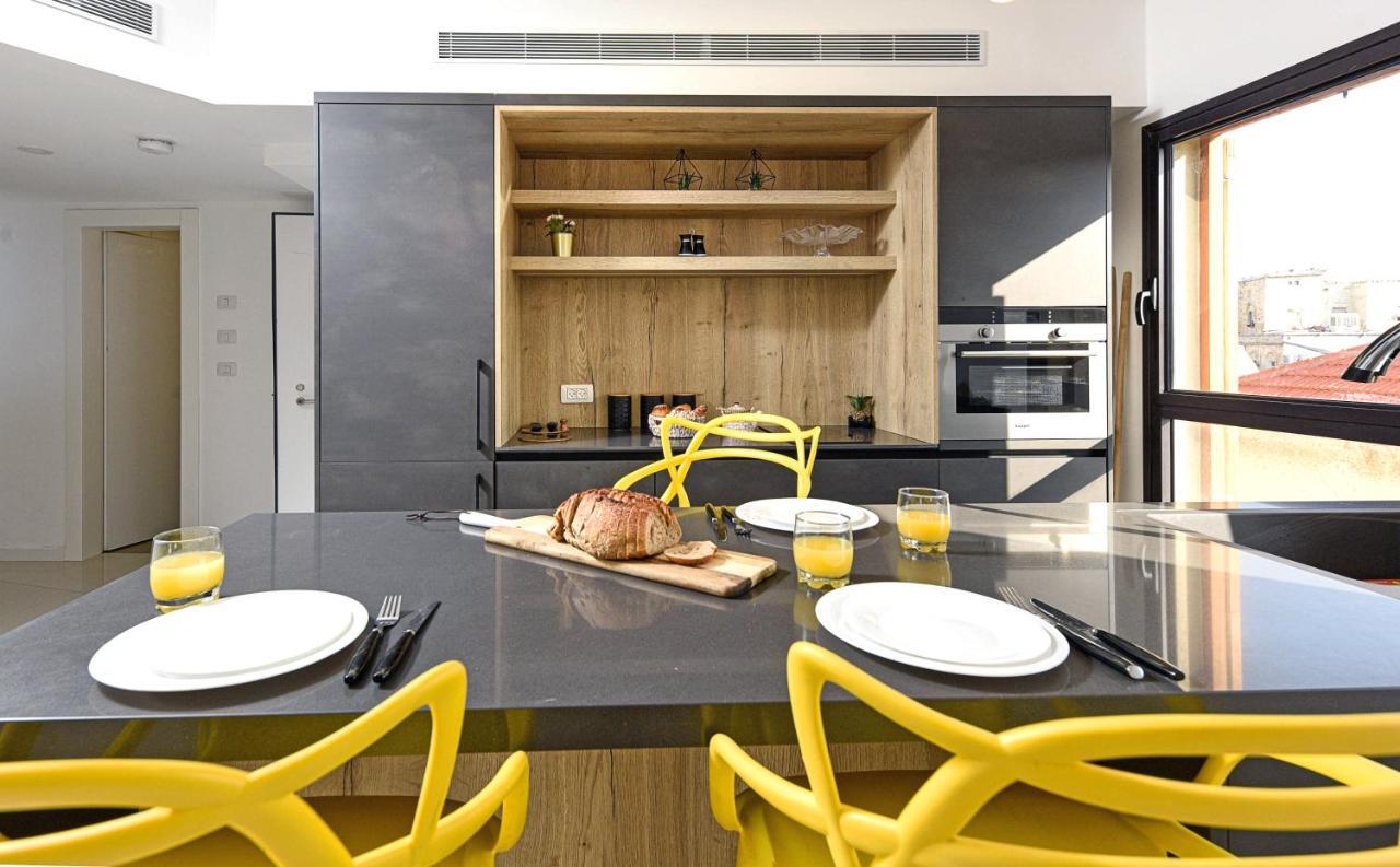 Căn hộ With Sea View And Balcony Facing West By Sea N' Rent Tel Aviv